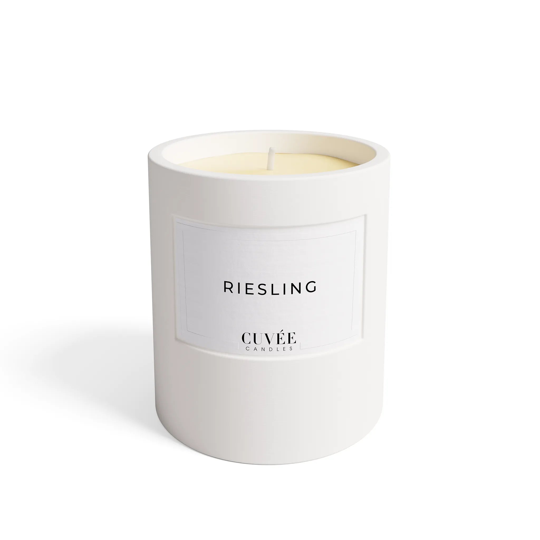 Die luxuriöse Riesling Duftkerze von CUVÉE CANDLES ist inspiriert von der deutschen Königin der weißen Rebsorten.
